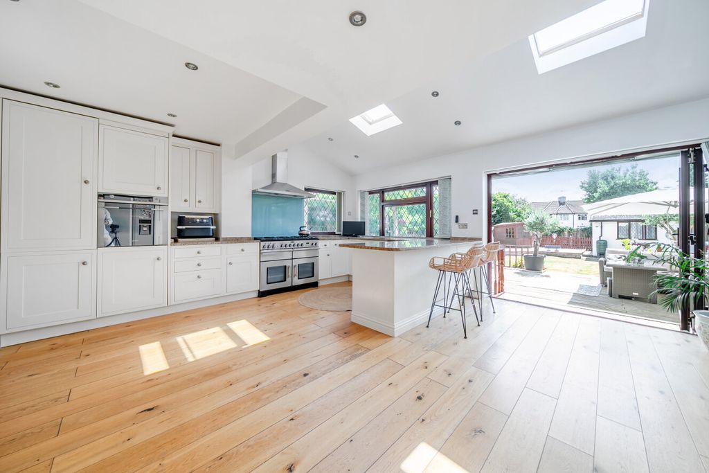 Property photo 3 of 22 1500410-7-6A73786...
