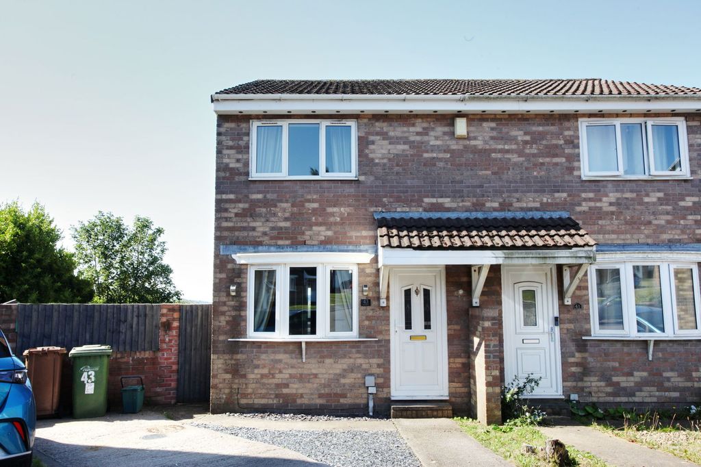 Property photo 2 of 23