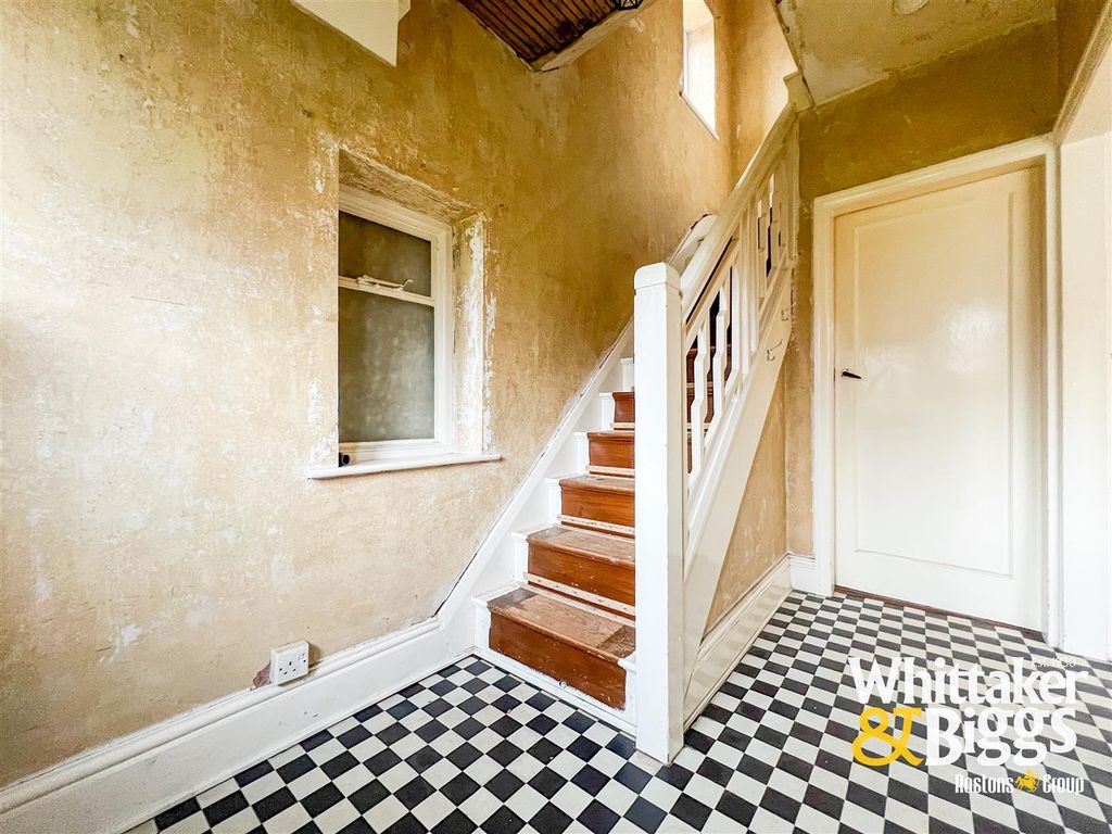 Property photo 2 of 21 Hall