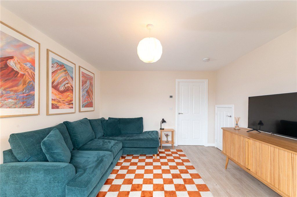 Property photo 3 of 28 Living Room