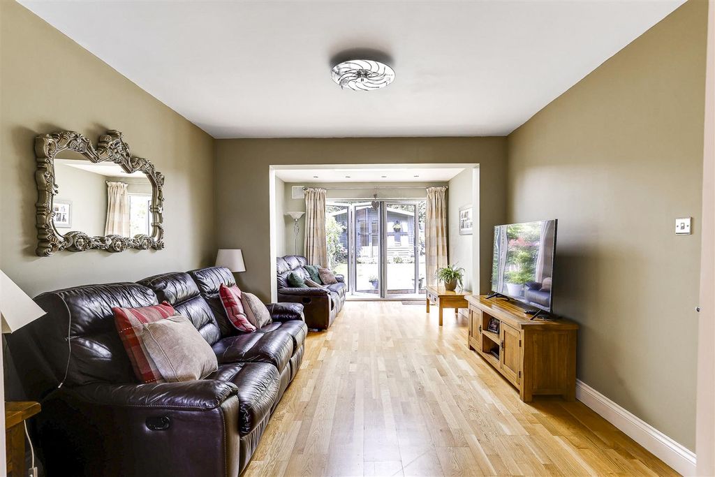 Property photo 3 of 35 Cotswold_21.Jpg