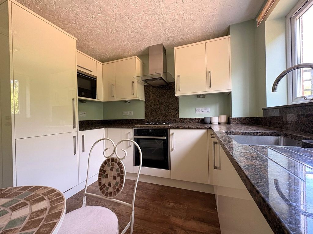Property photo 2 of 27 Picture No. 06