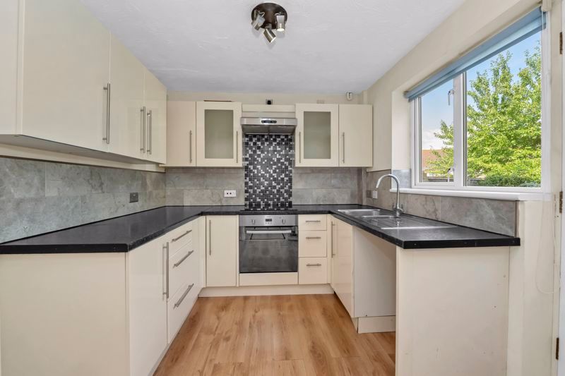 Property photo 2 of 13 Kitchen