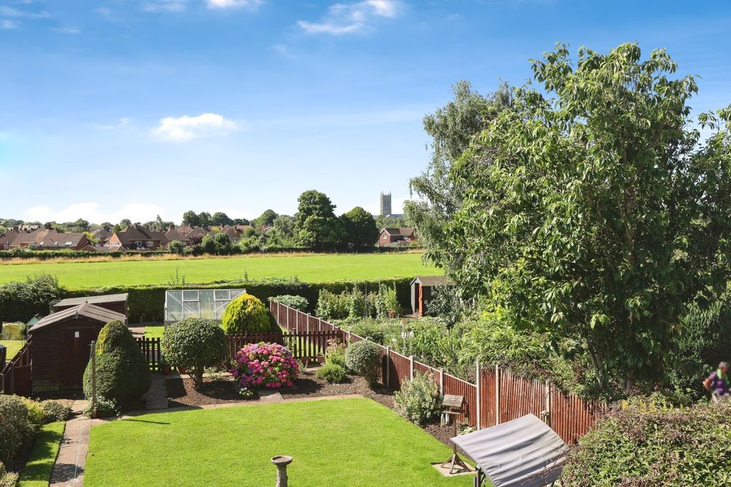 Property photo 2 of 26 4182281