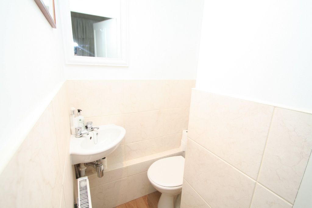 Property photo 3 of 4
