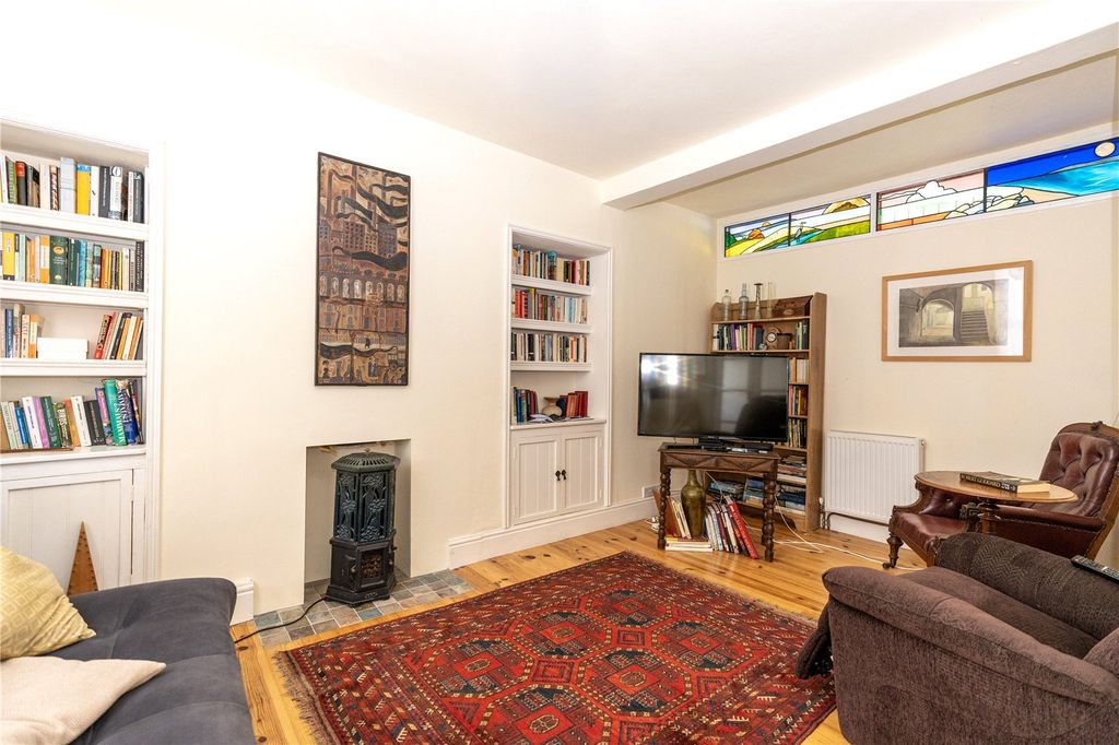 Property photo 3 of 21 Picture No. 10