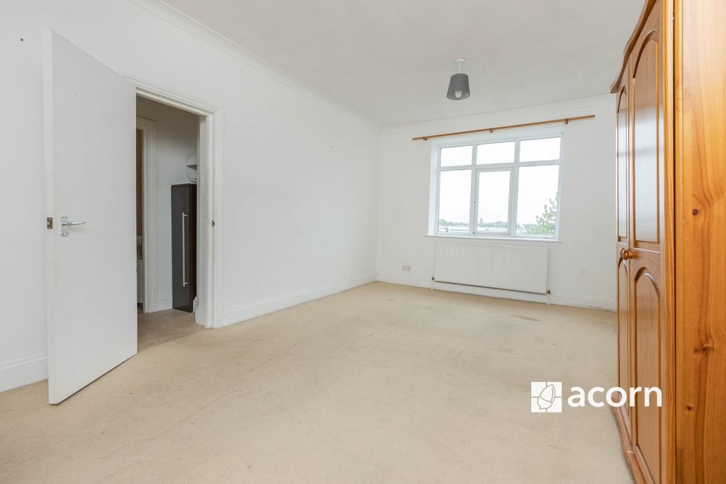 Property photo 3 of 8 Bedroom