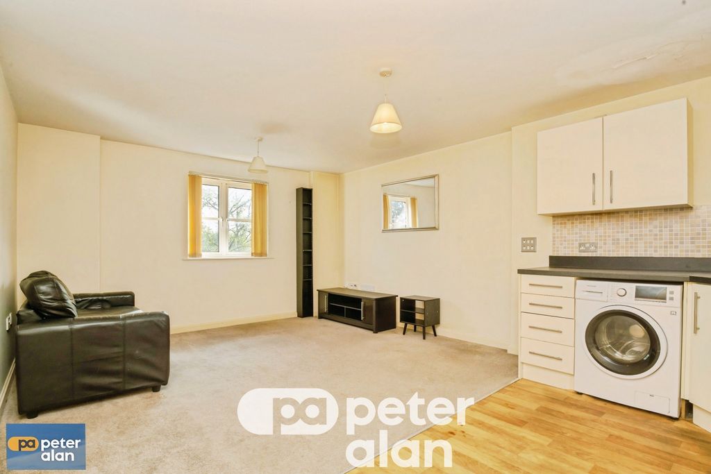 Property photo 2 of 9
