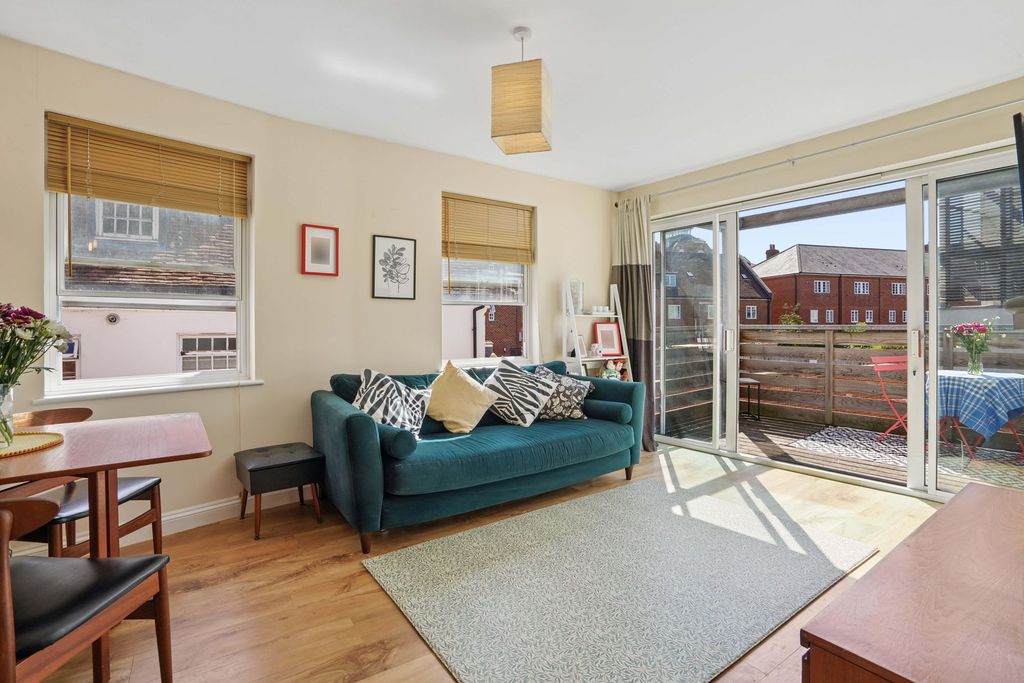 Property photo 3 of 17