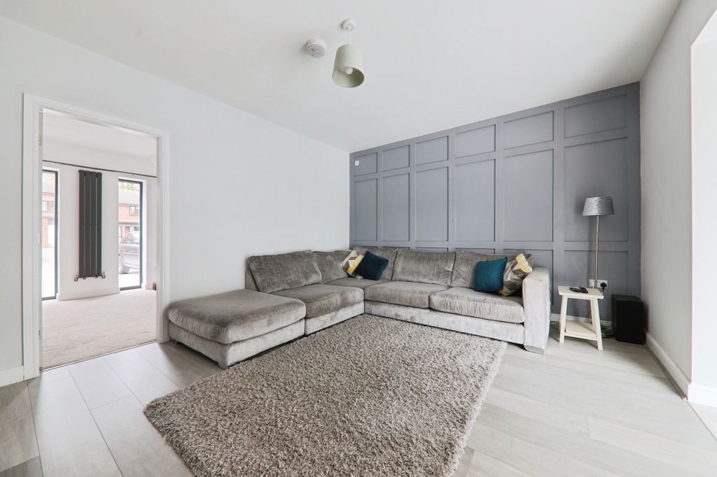 Property photo 3 of 27 4150759