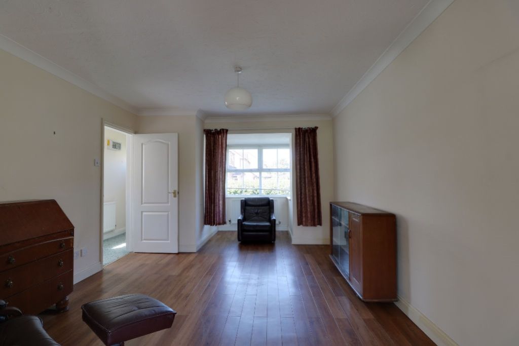 Property photo 3 of 15 Lounge