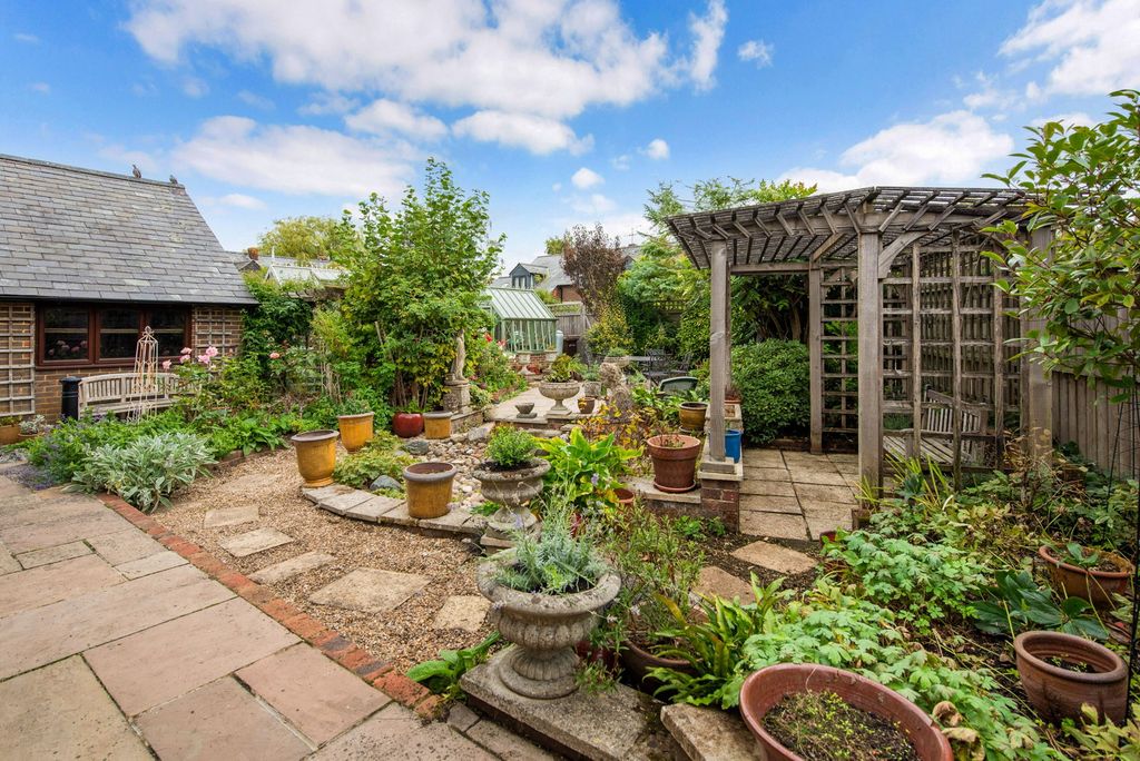 Property photo 3 of 22