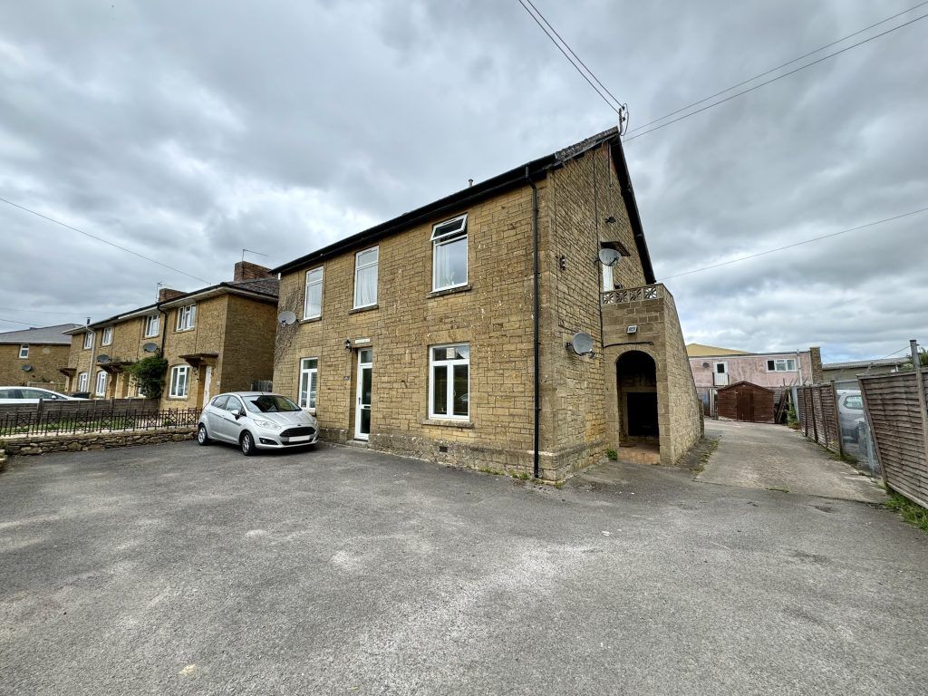 Property photo 1 of 9