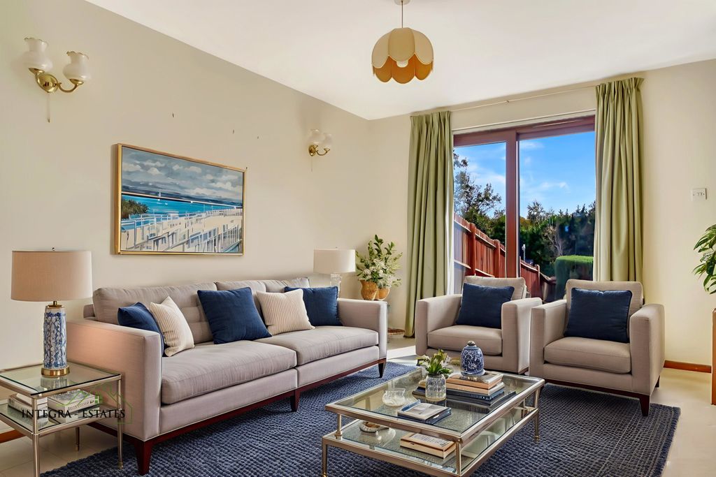 Property photo 2 of 13 Livingroom Staged