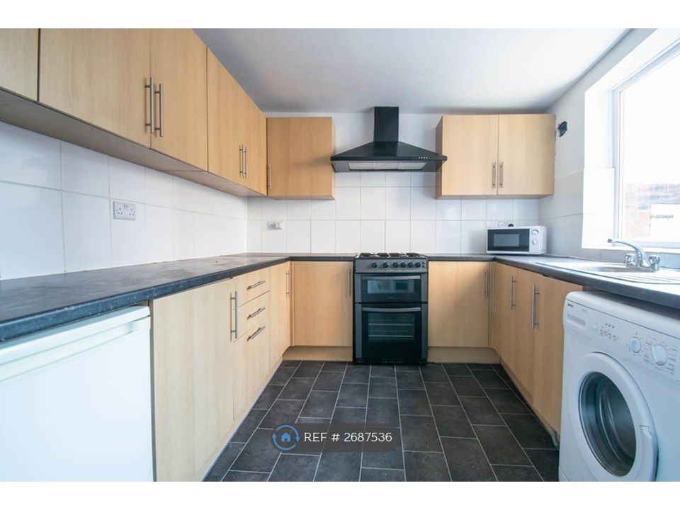 Property photo 2 of 14 Kitchen