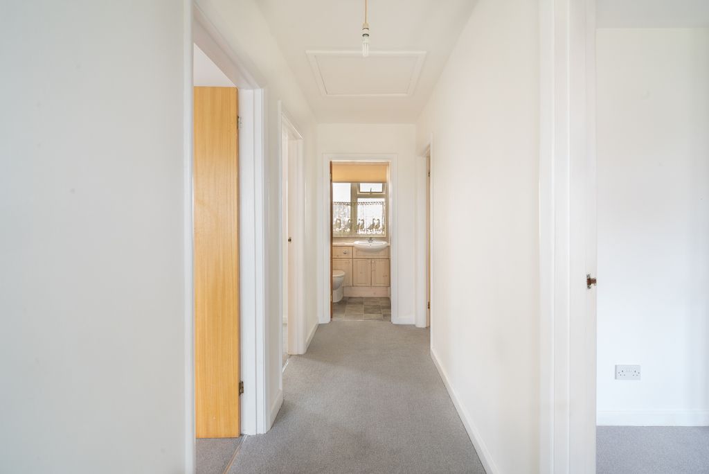 Property photo 3 of 18 Hallway