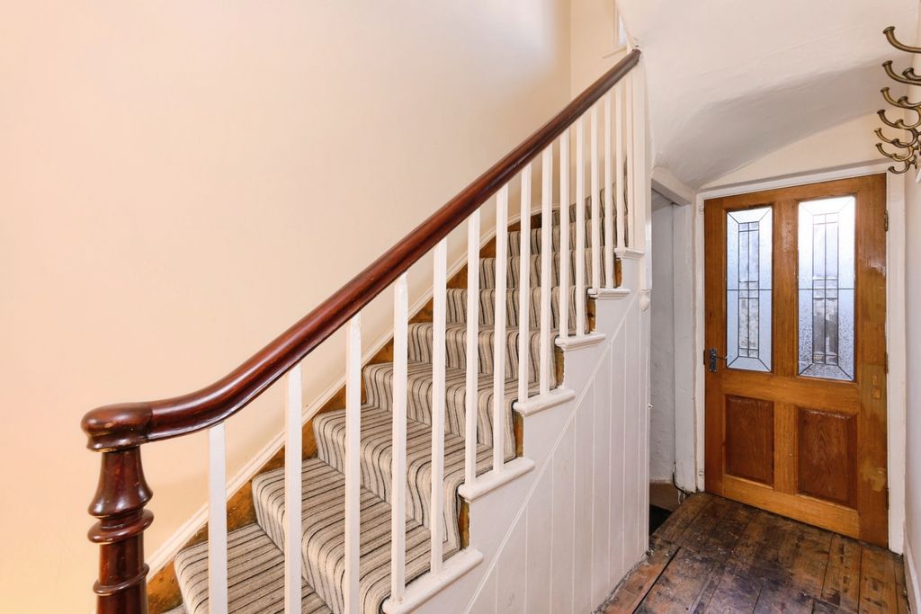 Property photo 2 of 10 Entrance Hallway