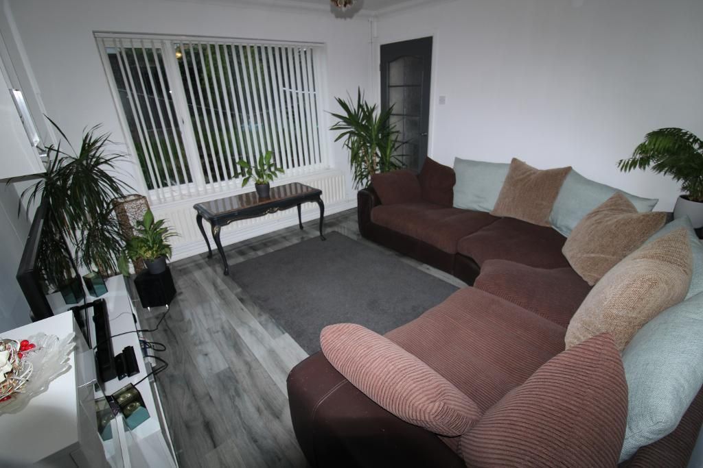 Property photo 2 of 9 Lounge