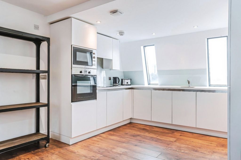 Property photo 3 of 12 Picture No. 11