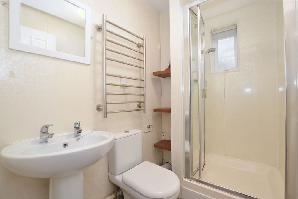 Property photo 2 of 3