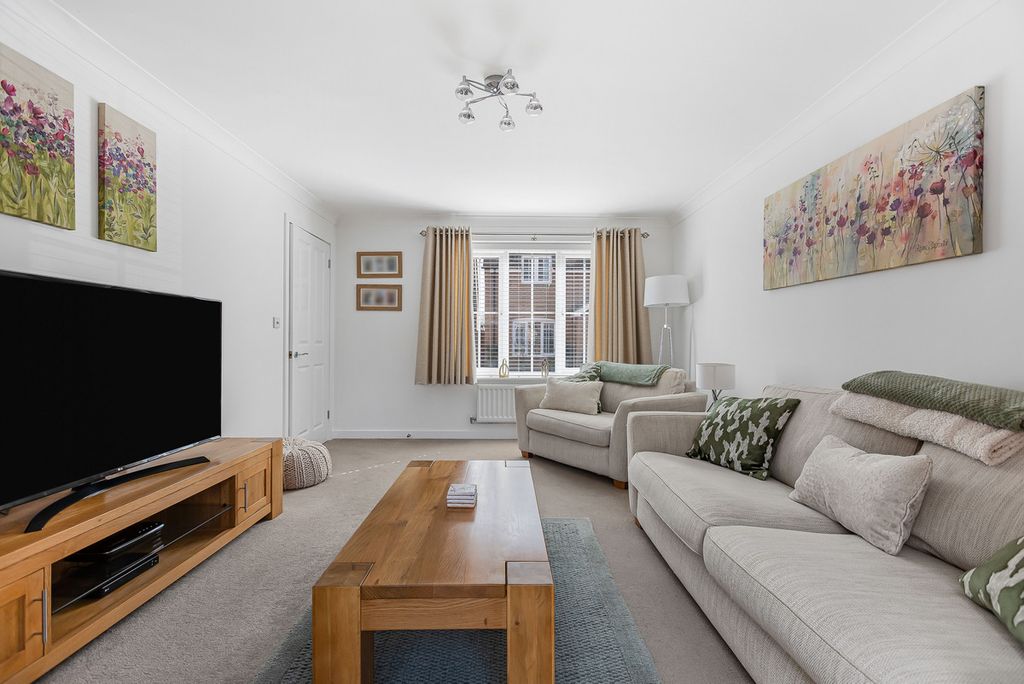 Property photo 3 of 35