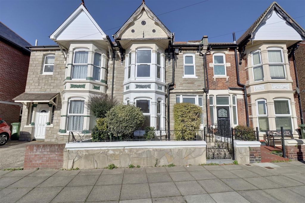 Property photo 1 of 21 2A829F50-6344-4057-B9E0-6A12A4637201_1_201_A.Jpeg
