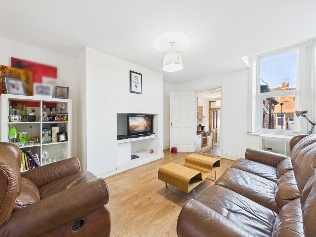 Property photo 3 of 10 Lounge