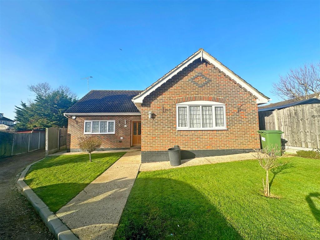 Property photo 1 of 17 External