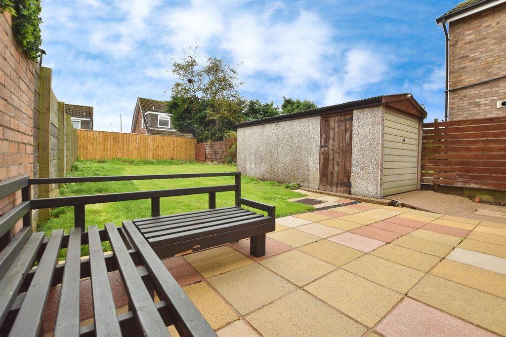 Property photo 3 of 12 External