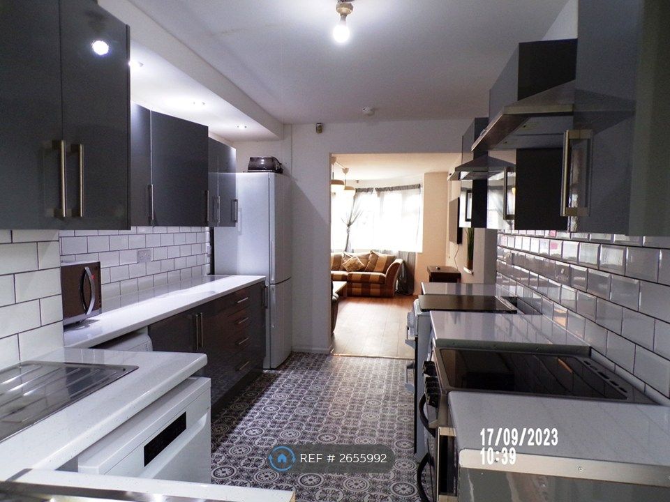 Property photo 3 of 24