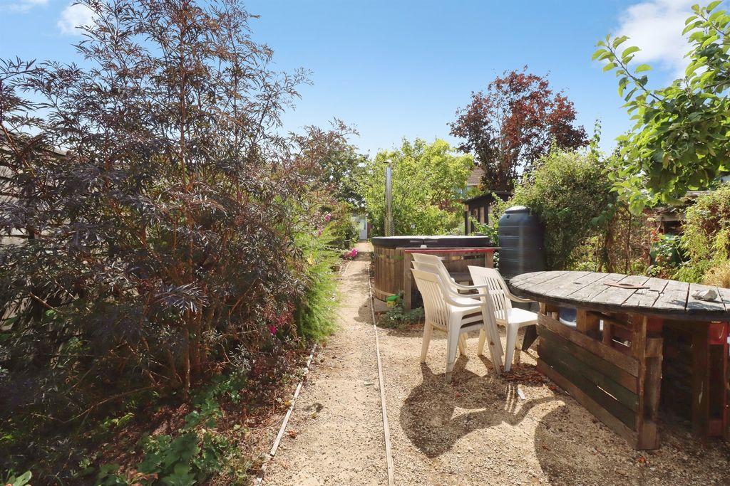 Property photo 3 of 26