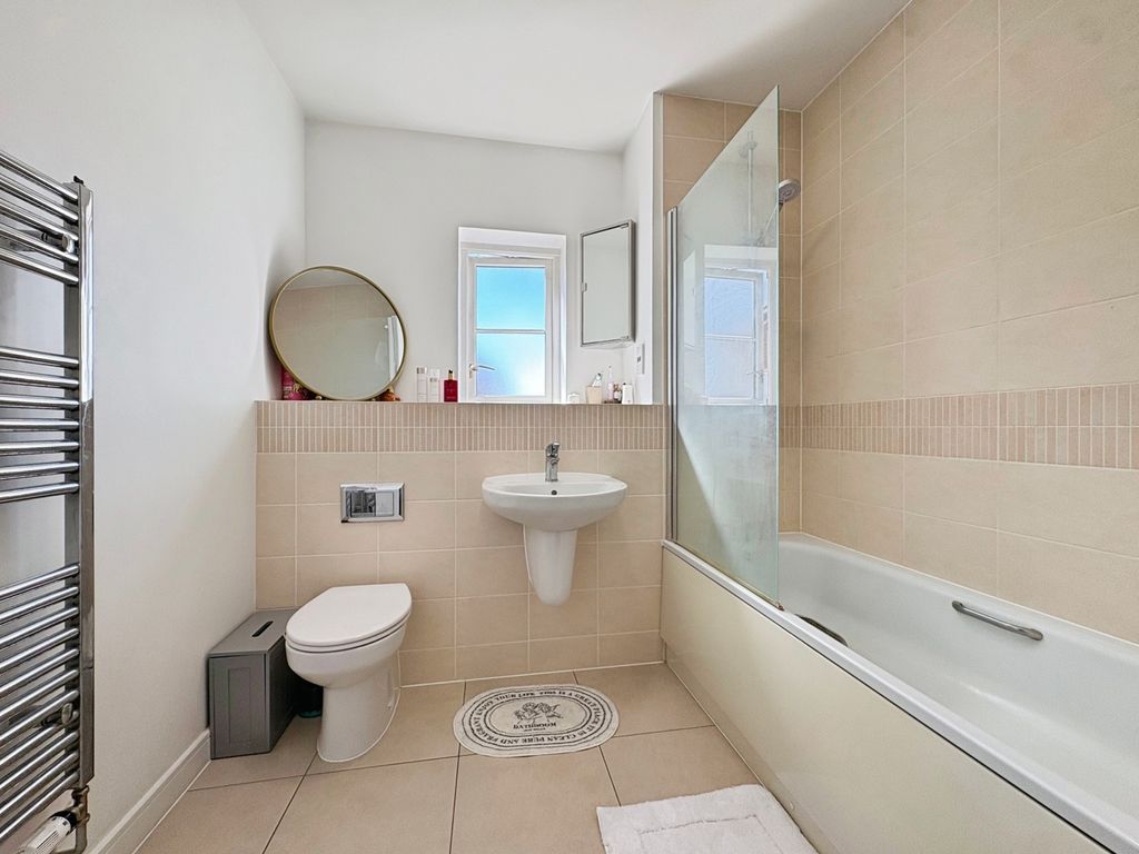 Property photo 3 of 8 Pbox-Img.Jpg