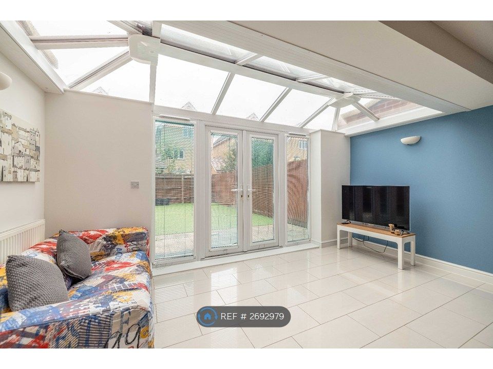 Property photo 3 of 18 Kitchen Diner