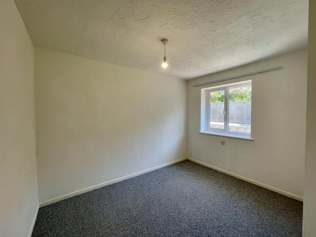 Property photo 2 of 10 Bedroom 2