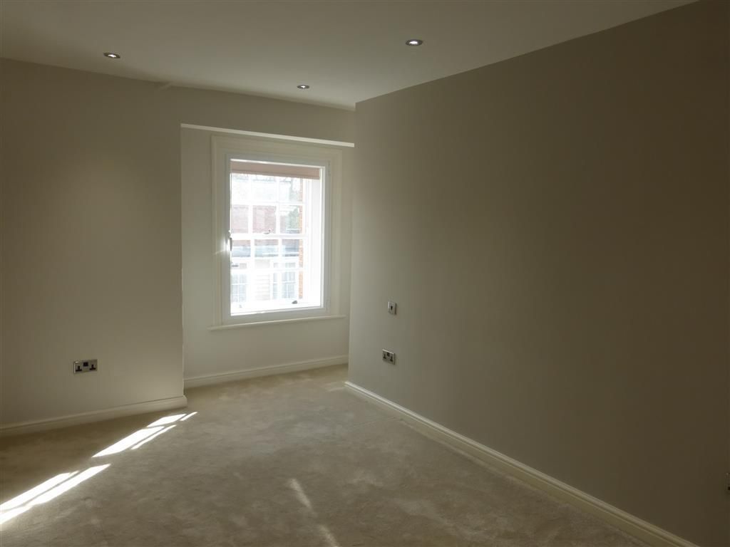 Property photo 3 of 8 Bedroom 1