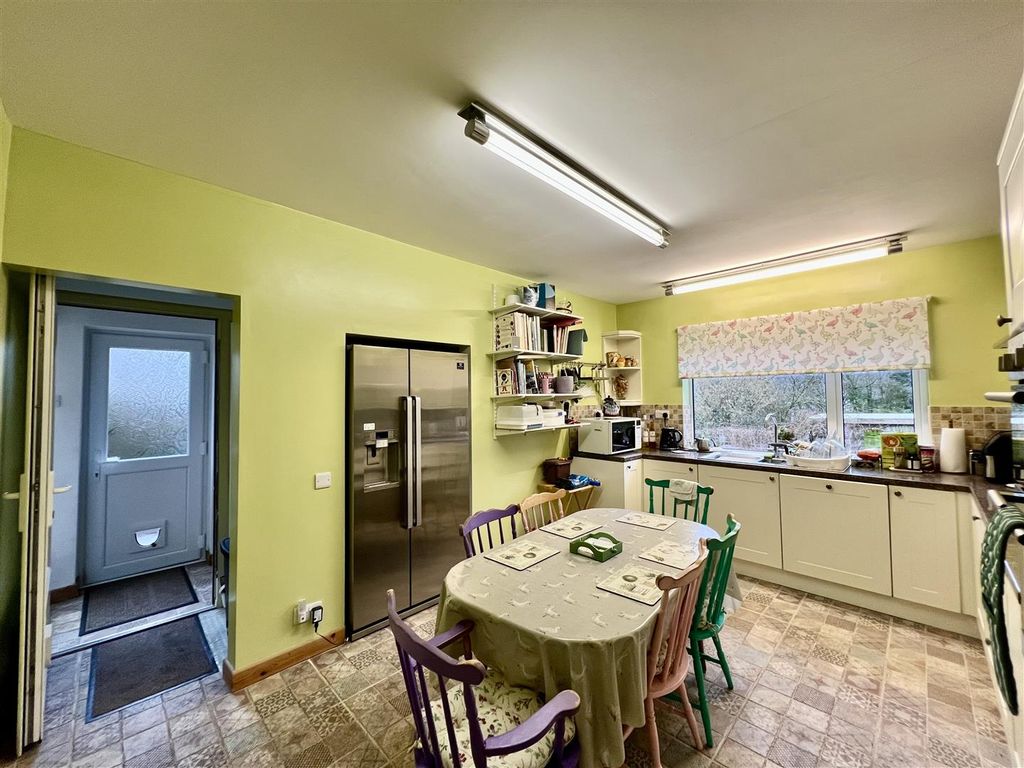 Property photo 3 of 20 Kitchen