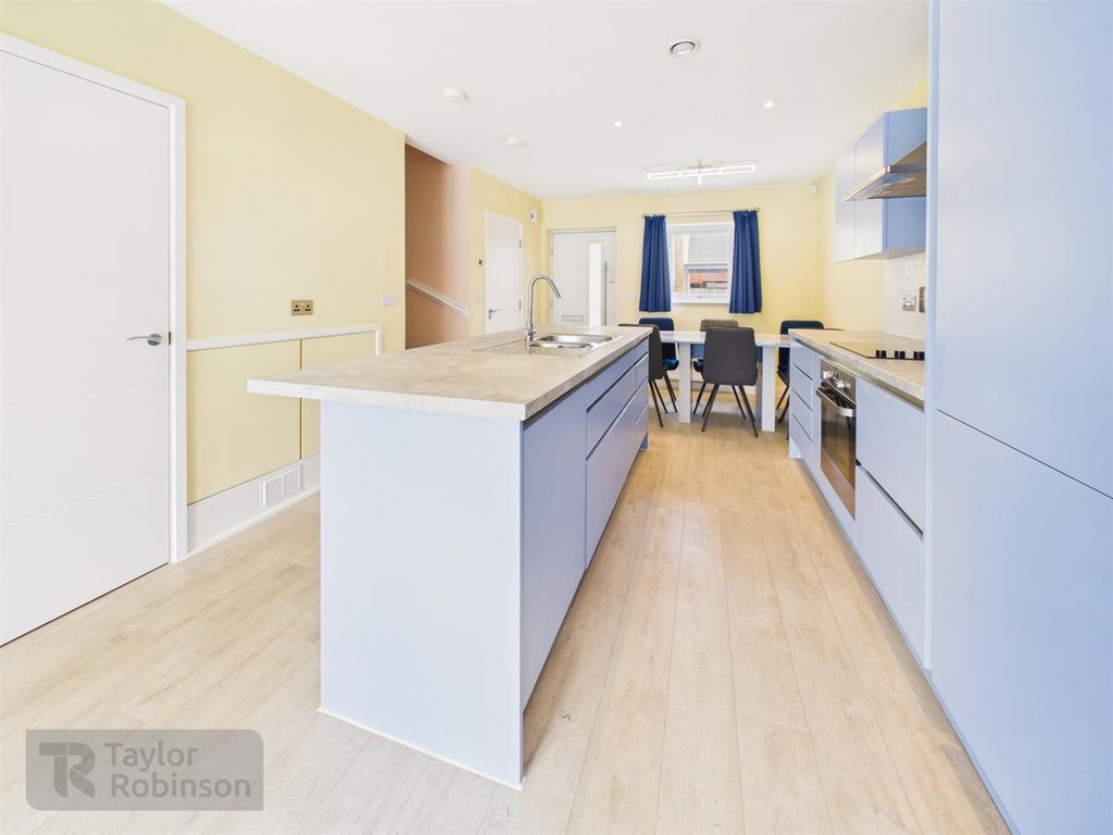 Property photo 3 of 15 Cam02600G0-Pr0720-Still019.Jpg