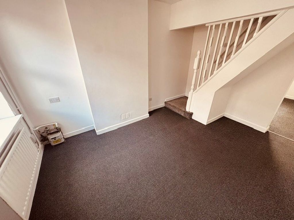 Property photo 3 of 13 Front Room