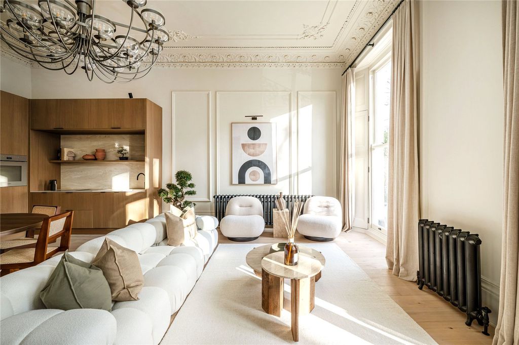 Property photo 2 of 20 Reception