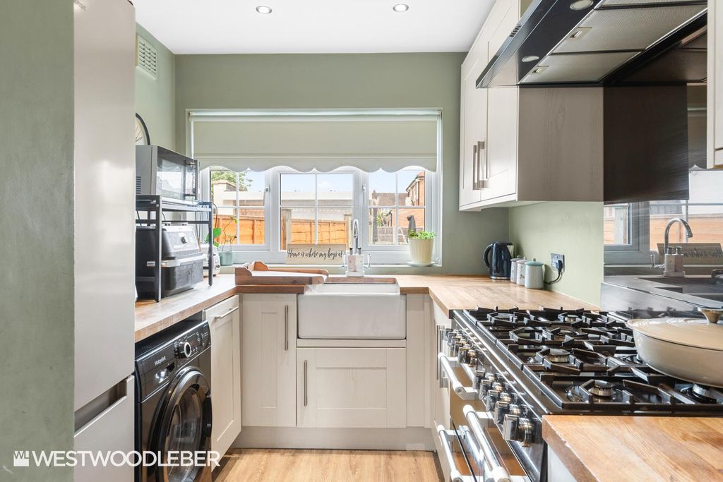 Property photo 2 of 33 Toveyavenue_15.Jpg