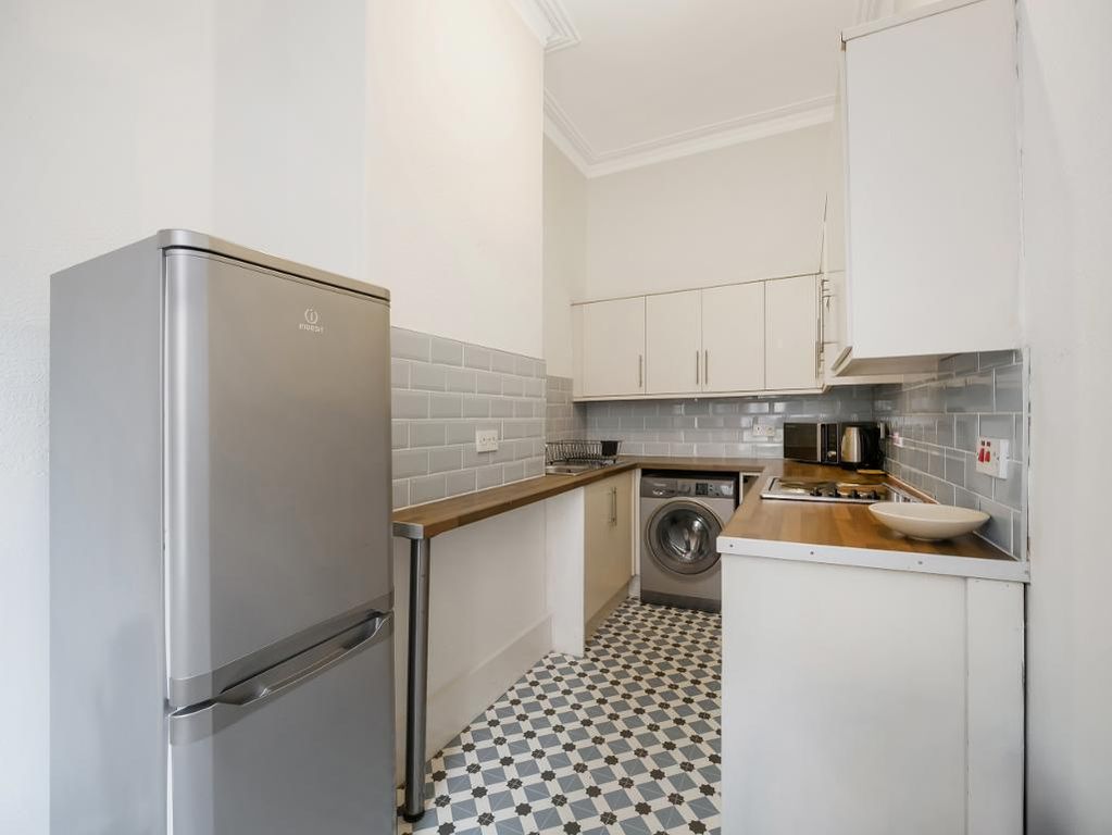 Property photo 3 of 21 Kitchen