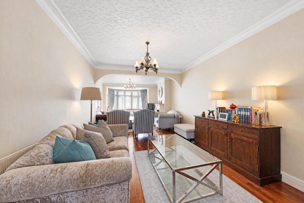 Property photo 2 of 16