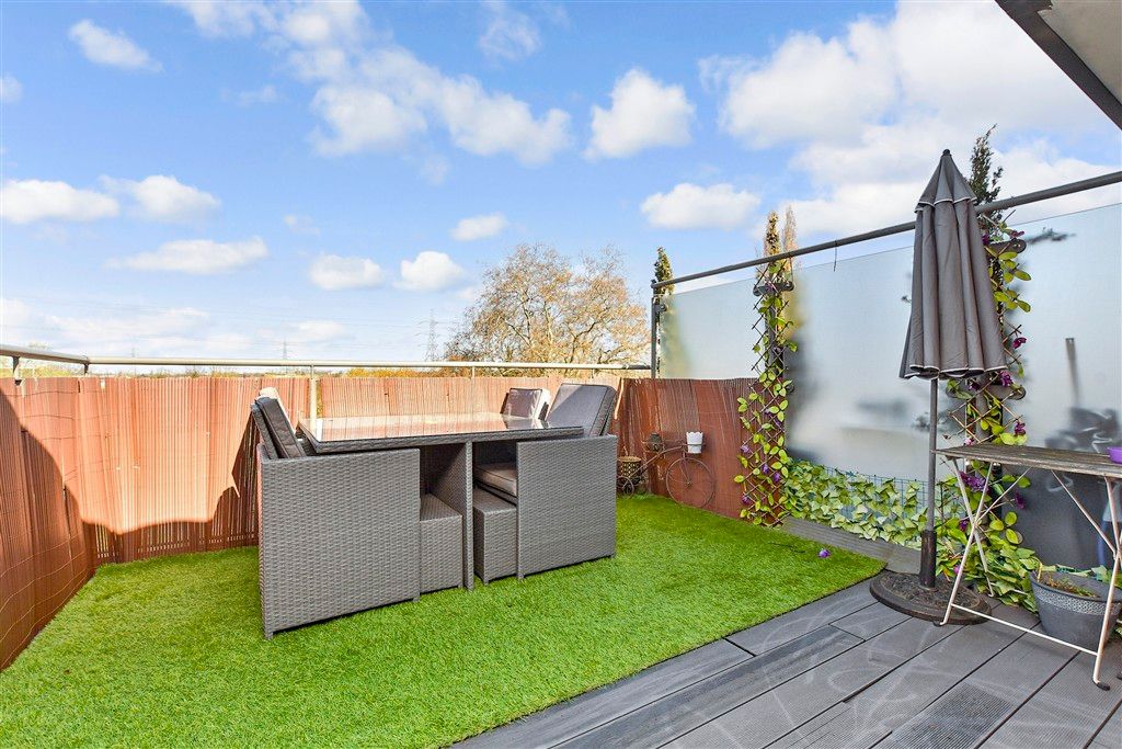 Property photo 2 of 12 Balcony / Terrace