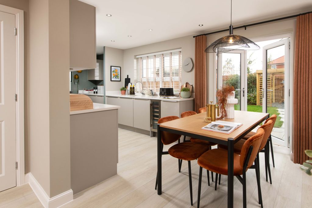 Property photo 3 of 9 Deby Dining Kitchen
