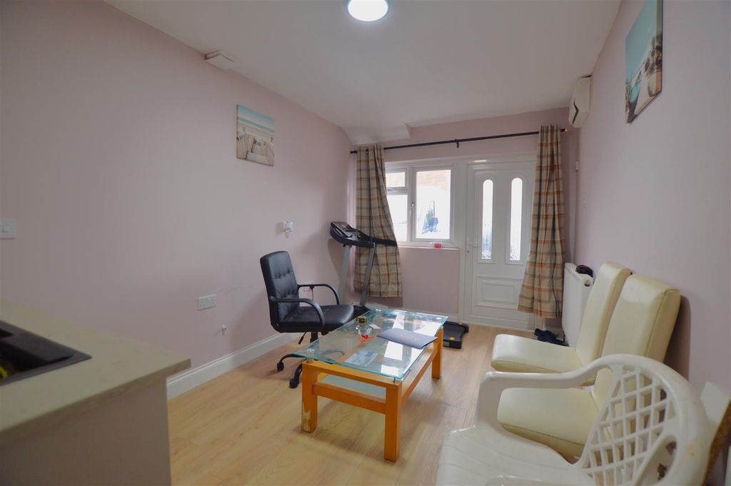 Property photo 2 of 11 Dsc_0412.Jpg