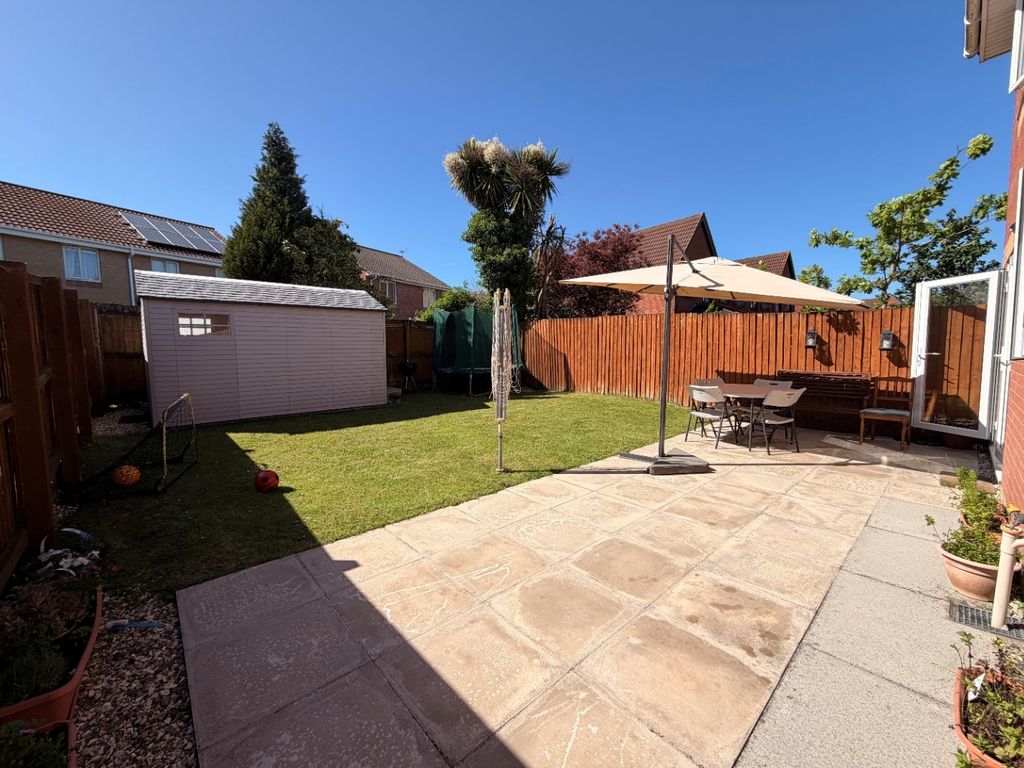 Property photo 2 of 28 4679543