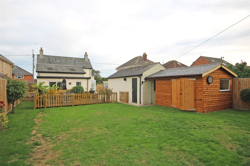Property photo 2 of 16 Picture No. 13