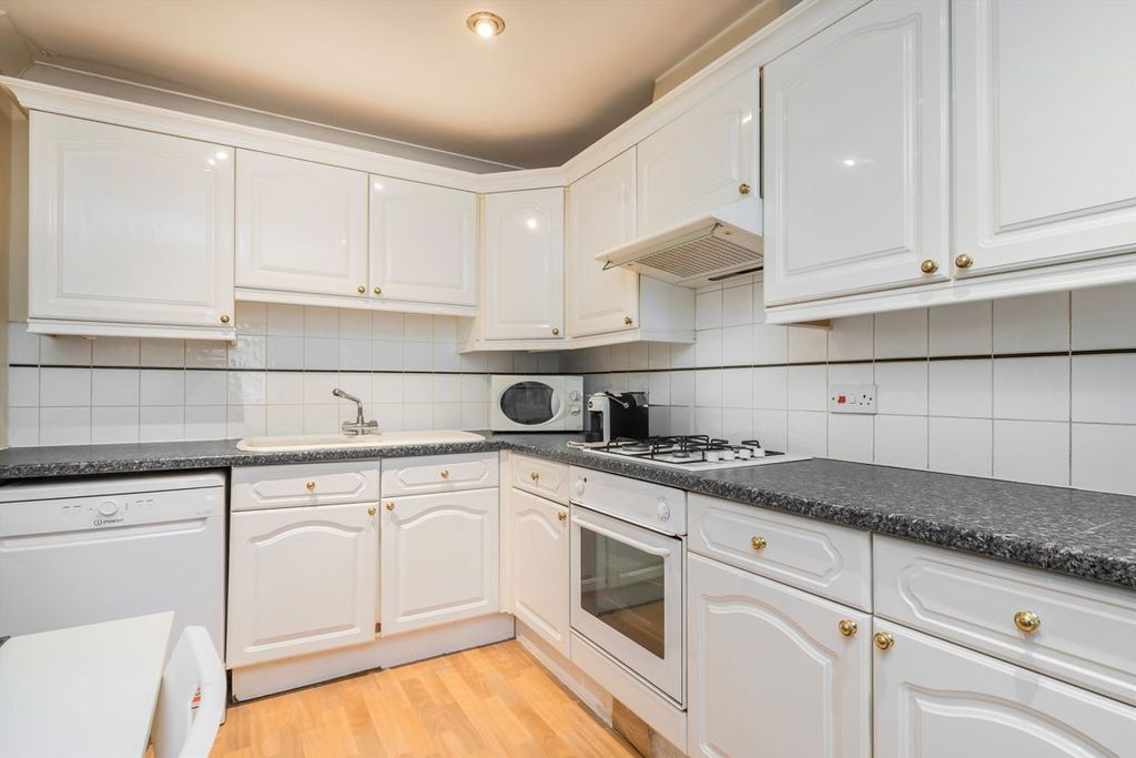 Property photo 3 of 4