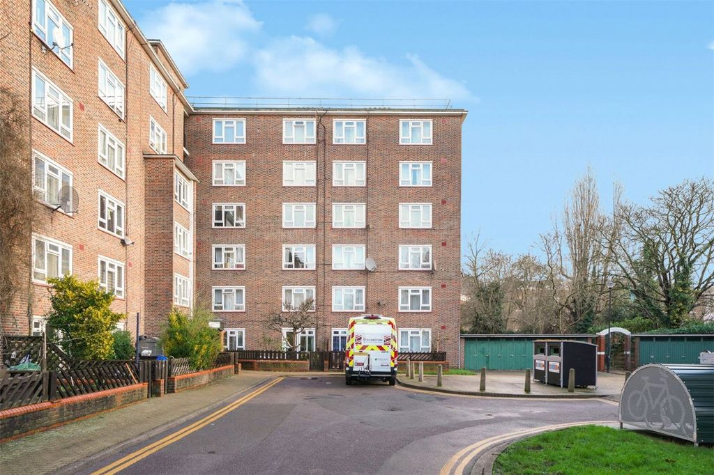 Property photo 3 of 15 Picture No. 02