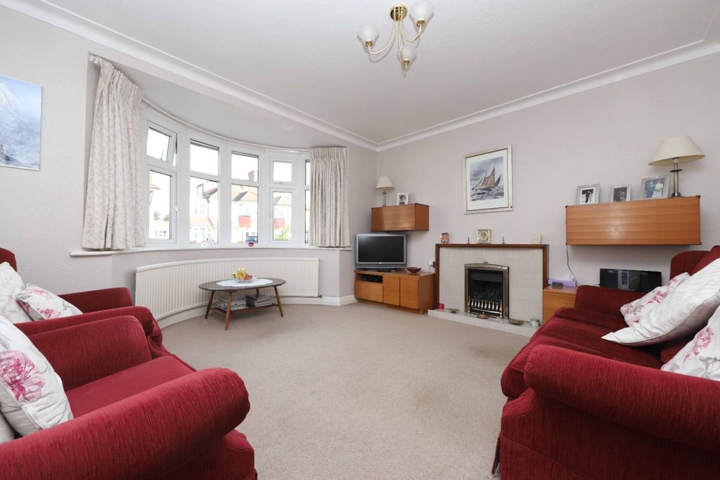 Property photo 2 of 13 4520792